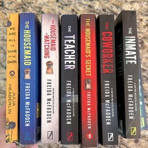 Lot of 7 books: thrillers. 3 housemaid series. Freida McFadden:6 and Julia Heab.